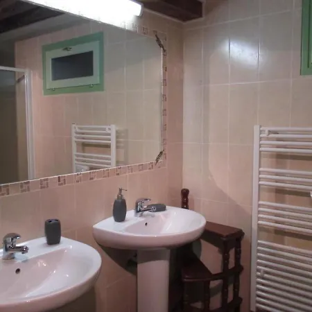 Σπίτι διακοπών De Charme Au Coeur Du Bocage Bourbonnais, Avec Activites Variees Et Confort Familial - Fr-1-489-225 *