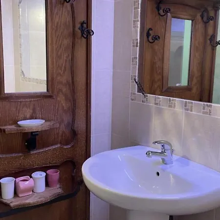De Charme Au Coeur Du Bocage Bourbonnais, Avec Activites Variees Et Confort Familial - Fr-1-489-225